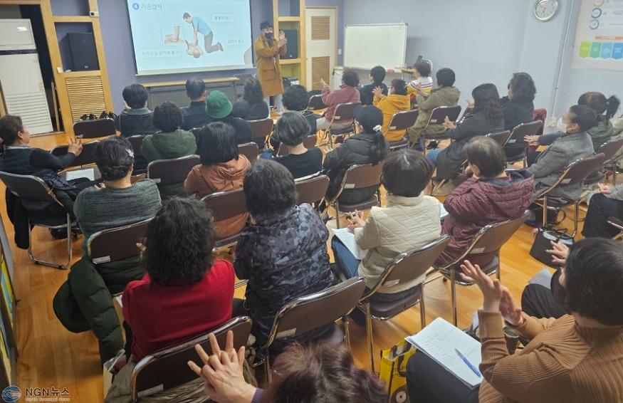 (0409)[동부보건센터]남양주보건소, '골든타임 4분을 지켜라!' … 심폐소생술 등 응급처치 교육 실시(사진1).jpg