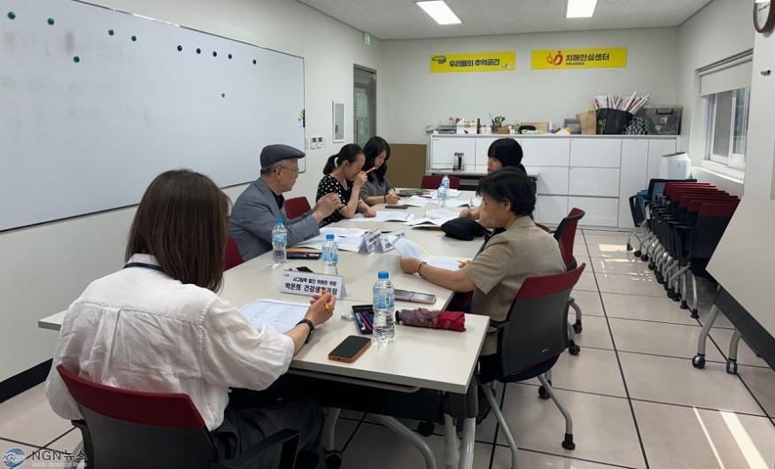 0625 구리시, ‘치매 극복 짧은 시 그림책’ 발간 박차.jpg