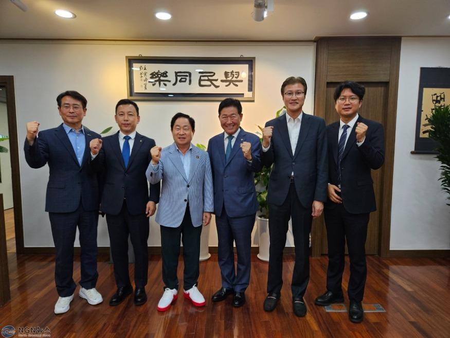 (0702)[지역경제과]남양주시, 세계한인무역협회와 간담회 가져(사진).JPG