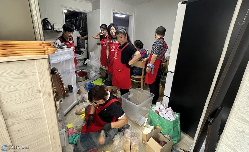 0729 백일홍봉사단, 행복을 나누는 취약계층 집정리 & 미용 봉사 2차 활동 진행.jpg
