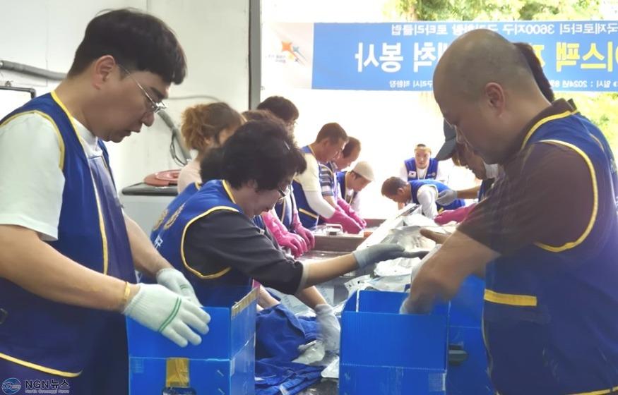 0812 구리화랑로타리클럽, 아이스팩 재활용을 위한 세척 봉사 실시(1).jpg