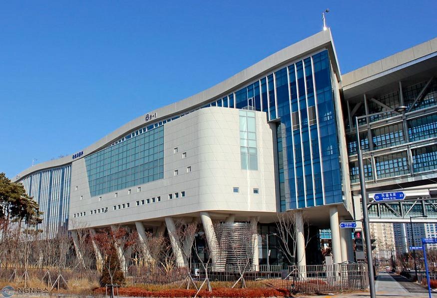 국토교통부 전경.jpg
