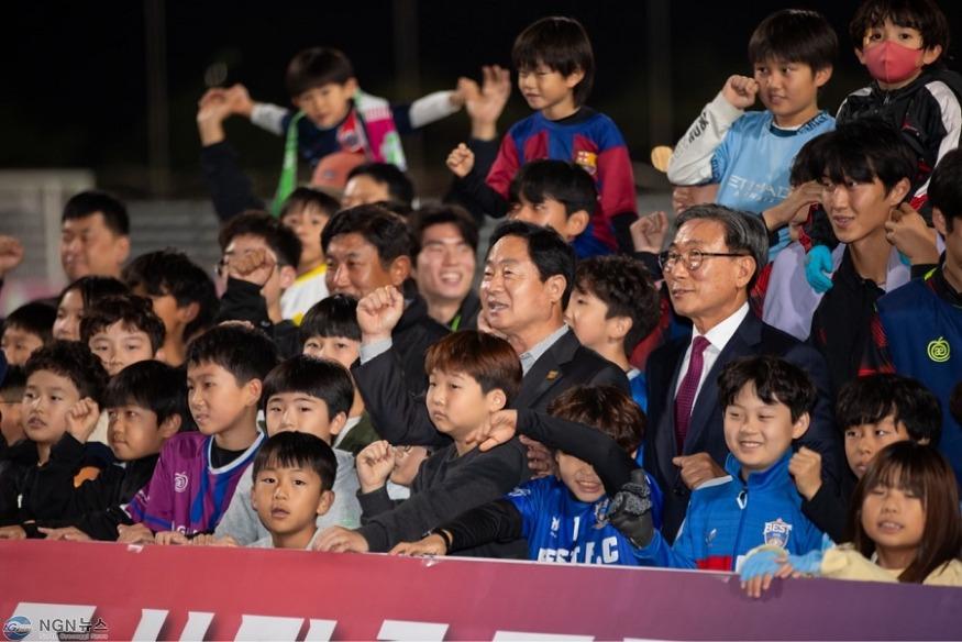 (1118)[체육과]남양주시민축구단, 유소년 축구교실 성황리 개최(사진2).jpg
