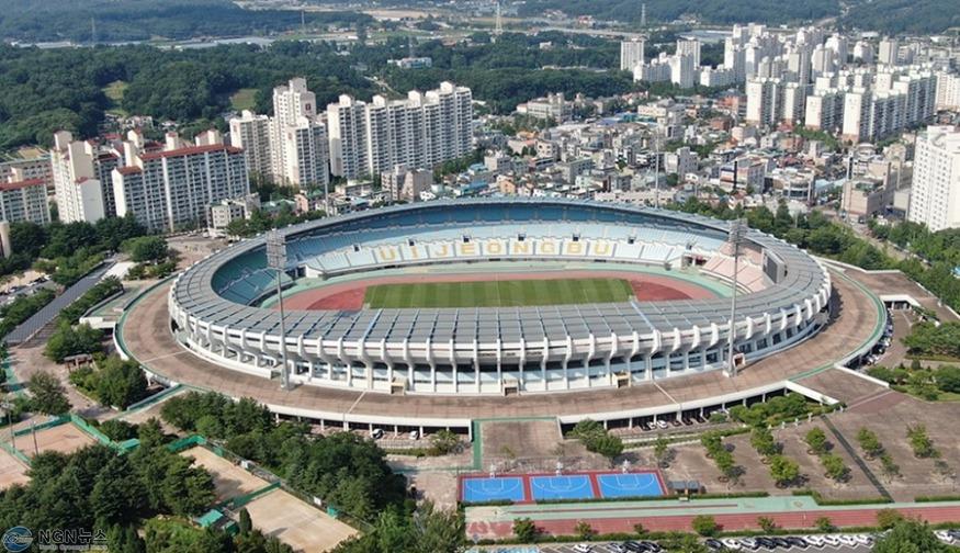 1.체육과(의정부시, 2025년 체육진흥시설 지원사업 선정)1-주경기장 도색공사.jpg