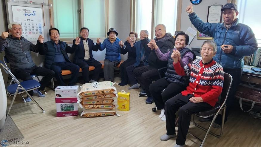 (1)가평읍, 경로당 순회 위문 … 연말 어르신 불편사항 청취.JPG