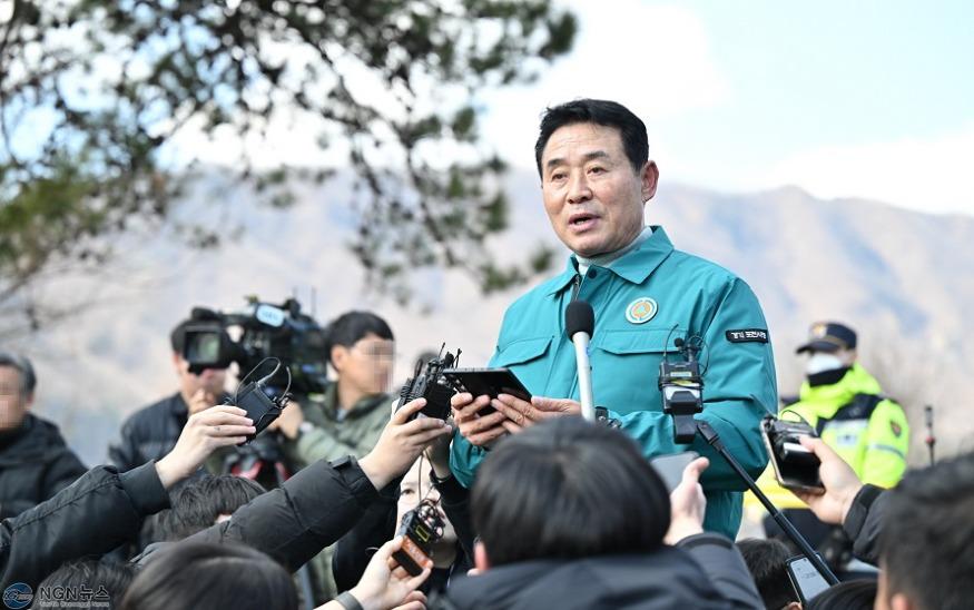 1-1 (6일 현장)백영현 포천시장, 군 오폭 피해 특별재난지역 선포 ‘환영’.JPG