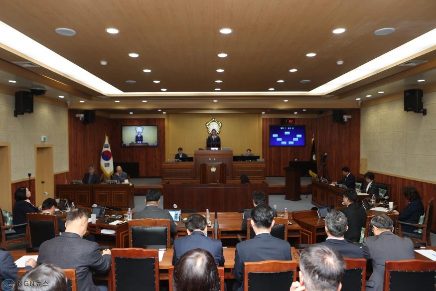 20250402 보도자료(가평군의회 제329회 임시회 폐회).JPG
