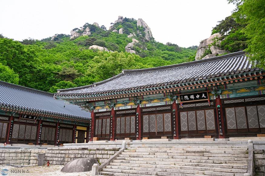 4.시민소통담당관(의정부 봄길에서 만나는 자연‧문화 소풍)15-망월사.jpg
