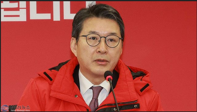 신동욱.PNG