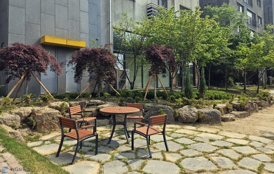 1.녹지산림과(의정부시, 민락천변 유휴녹지에 쌈지공원 조성…오솔길과 정원형 쉼터 마련)2.jpg