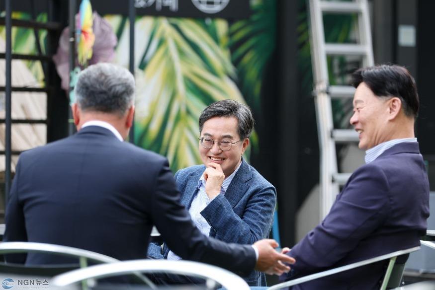 경기도의회+회동3.jpg